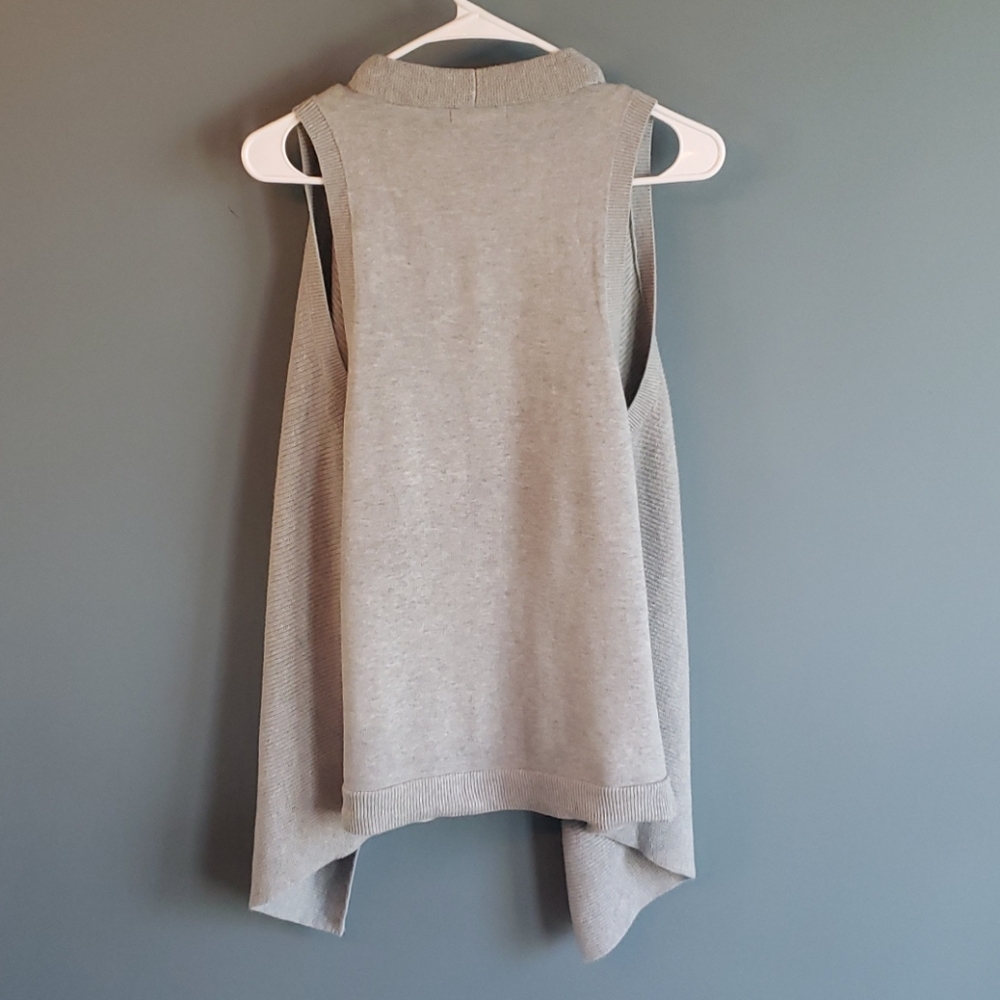 Gap Vest - Picture 3 of 3
